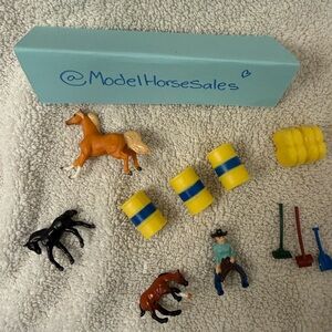 Breyer model horse Minnie Winnie Play set - Western